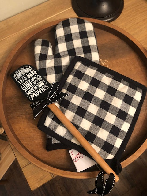 Black buffalo plaid gift set