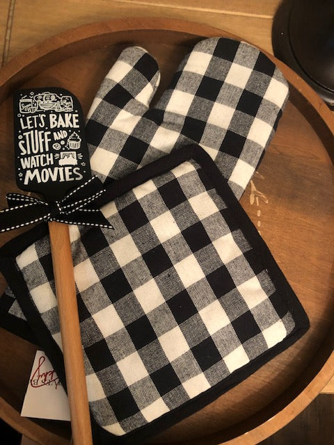 Black buffalo plaid gift set